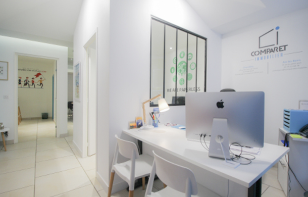 Bureau comparet - Attribut alt par défaut.