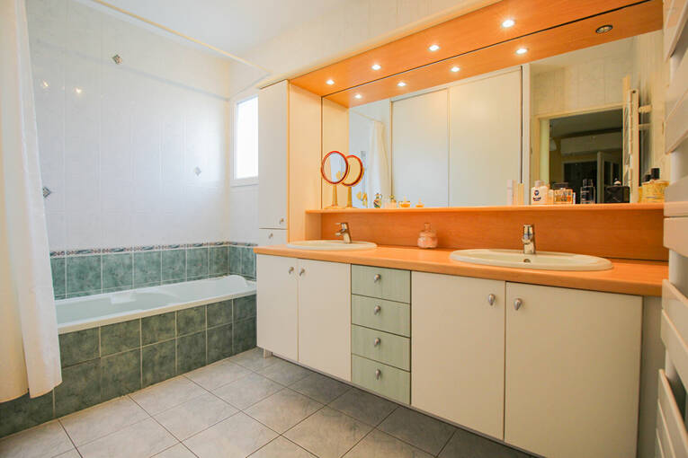 Comparet immobilier 53460109k - Attribut alt par défaut.