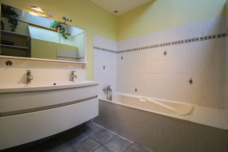 Comparet immobilier 46808100h - Attribut alt par défaut.