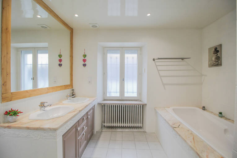 Comparet immobilier 37744200i - Attribut alt par défaut.